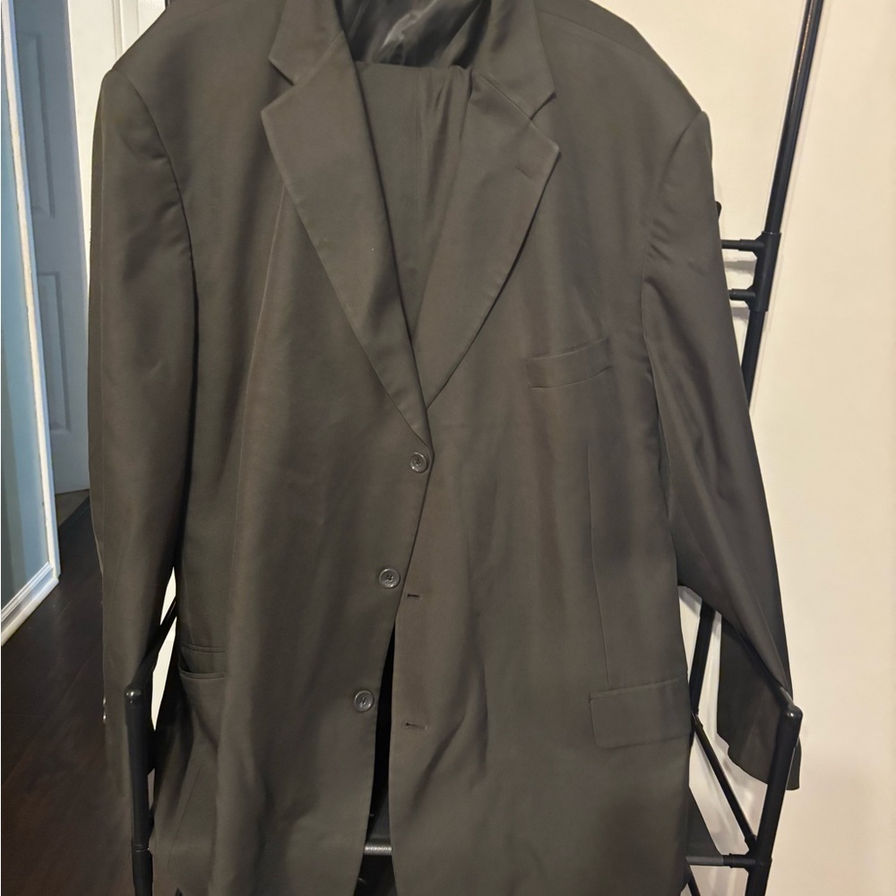 Classic Men’s Olive Suit